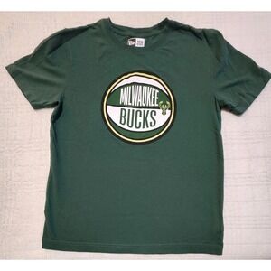 New Era Milwaukee Bucks T-Shirt Mens Medium Green Basketball NBA